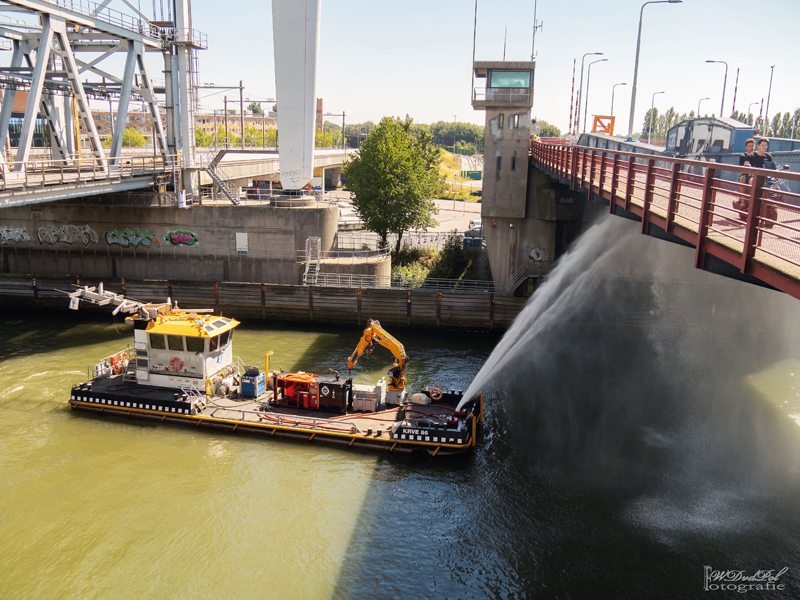 Rijkswaterstaat koelt preventief bruggen in Zuid-Holland