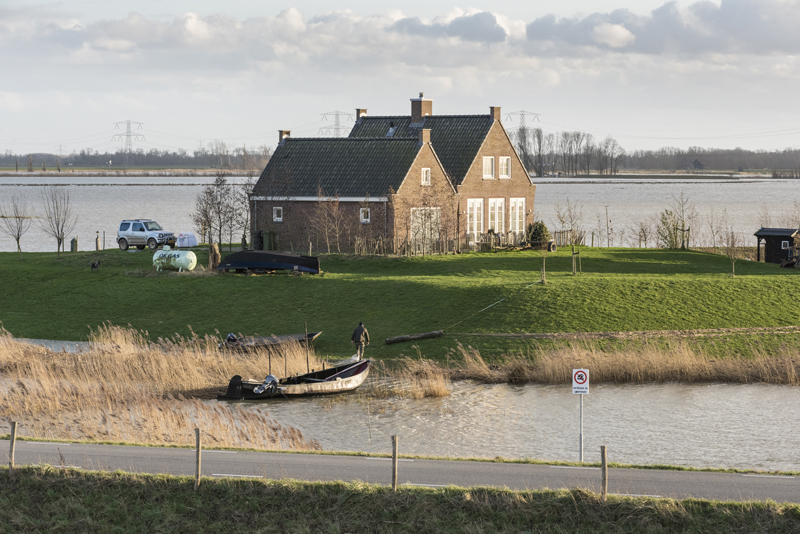 Huis op terp in Noordwaard